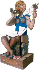 Mónica, filarmónica